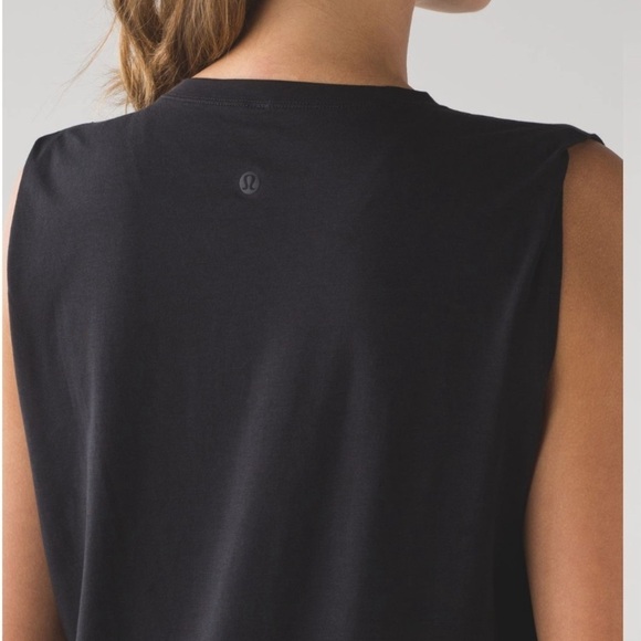 Lululemon Brunswick Muscle Tank Top Size 4 Black Curved Hem Workout Athleisure - Picture 5 of 10